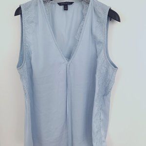 BANANA REPUBLIC SLEEVELESS SHIRT WITH LACE TRIMS SIZE M